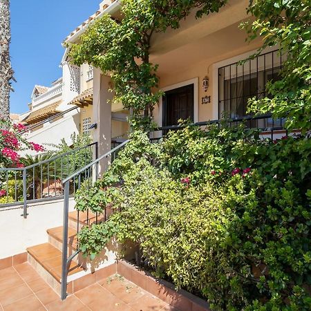 Heads 2 Holiday Homes Apartment Villamartin  Bagian luar foto