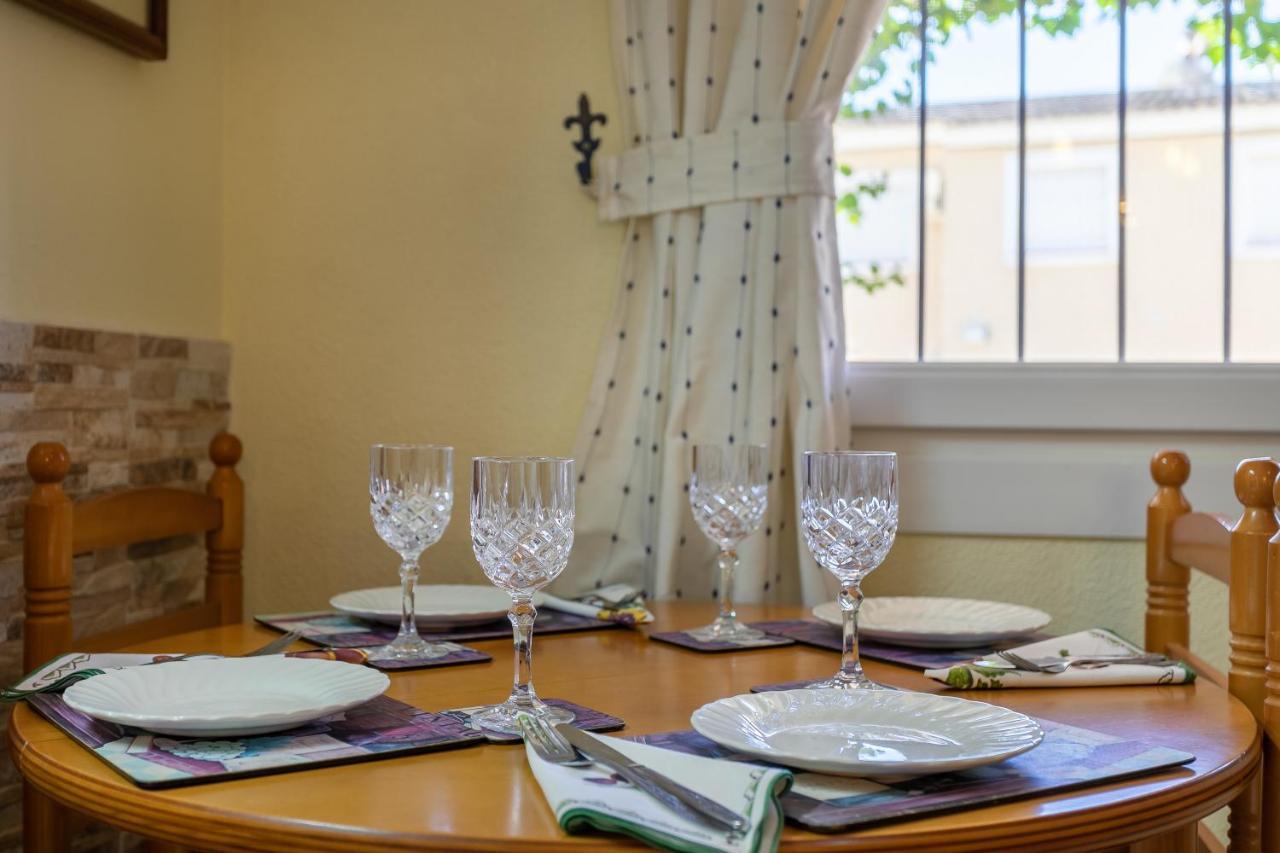 Heads 2 Holiday Homes Apartment Villamartin  Bagian luar foto