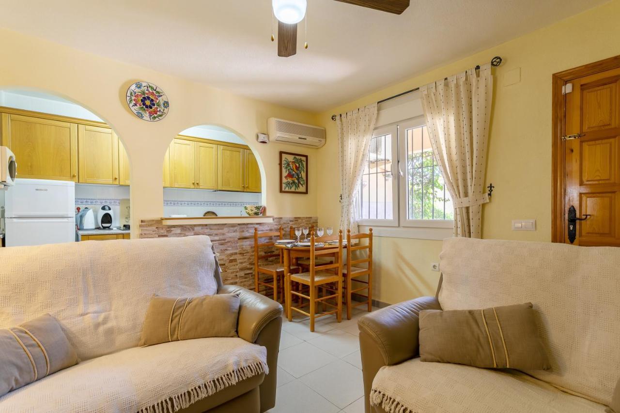 Heads 2 Holiday Homes Apartment Villamartin  Bagian luar foto