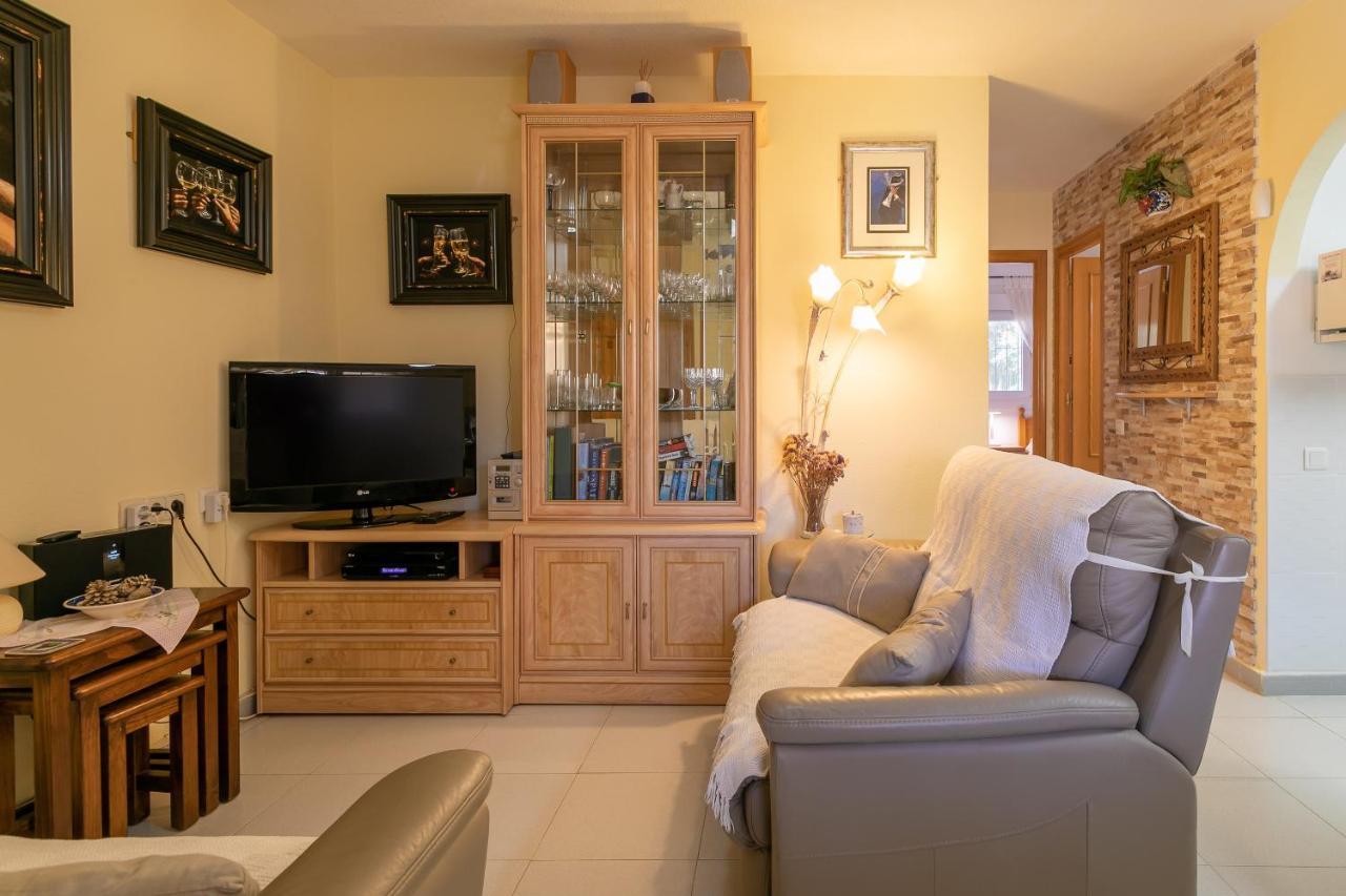 Heads 2 Holiday Homes Apartment Villamartin  Bagian luar foto