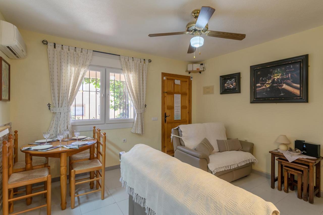Heads 2 Holiday Homes Apartment Villamartin  Bagian luar foto