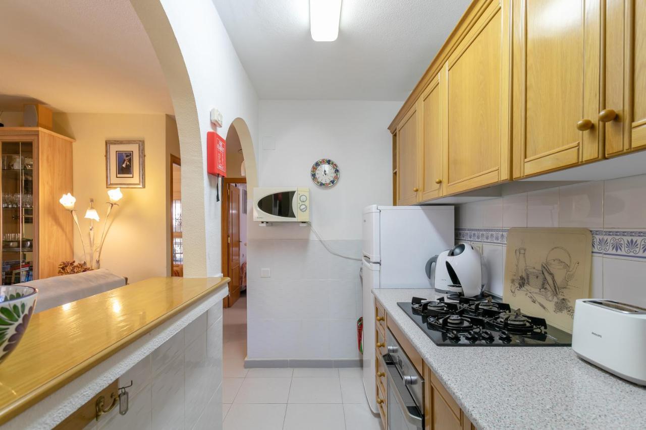 Heads 2 Holiday Homes Apartment Villamartin  Bagian luar foto