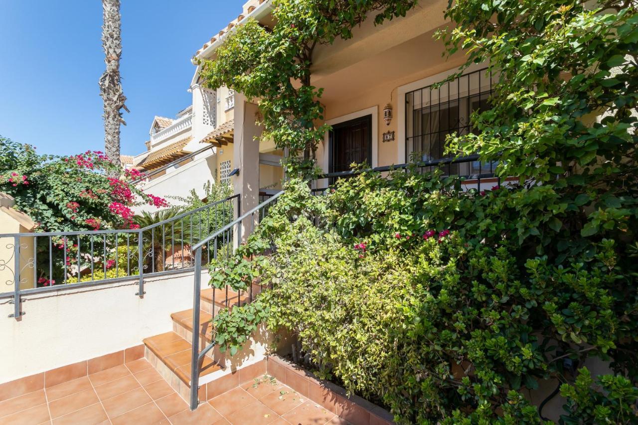 Heads 2 Holiday Homes Apartment Villamartin  Bagian luar foto