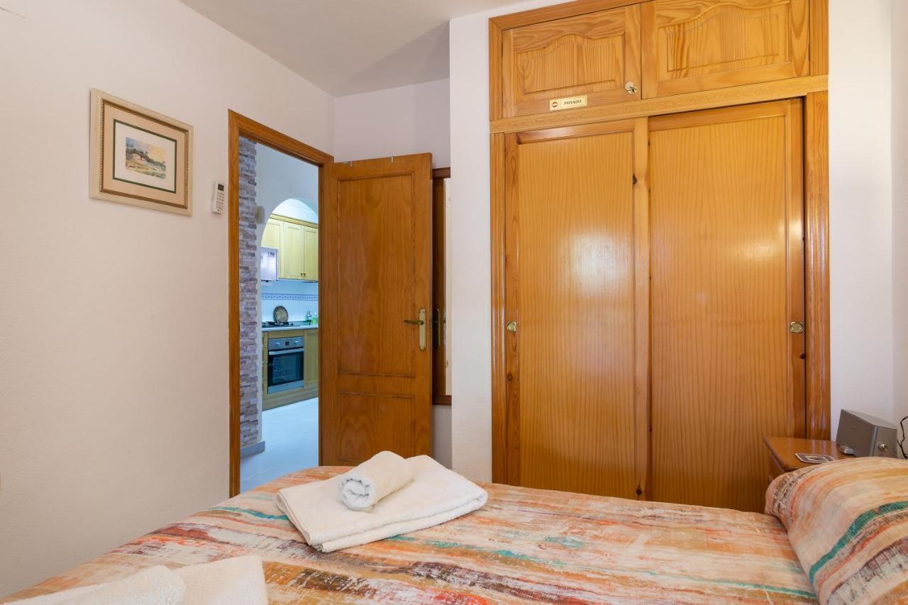 Heads 2 Holiday Homes Apartment Villamartin  Bagian luar foto