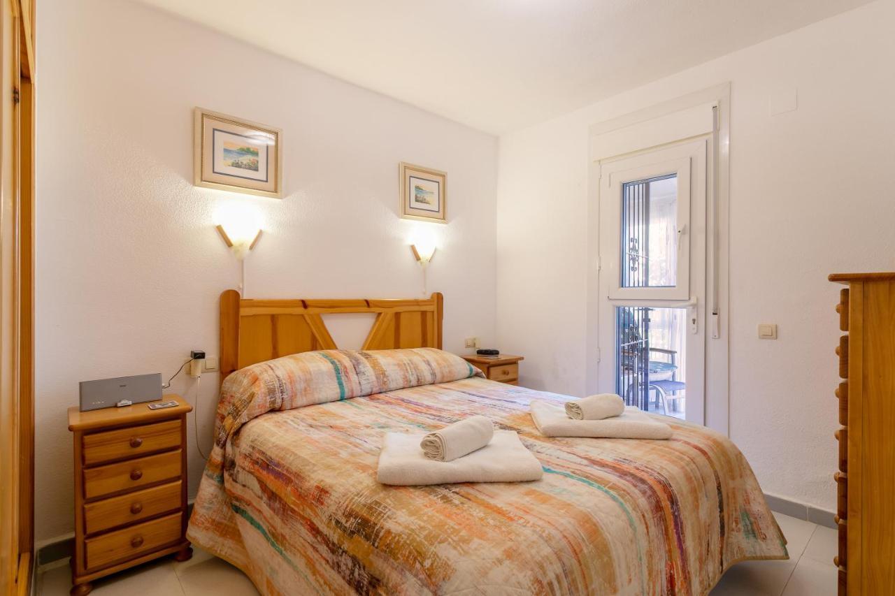 Heads 2 Holiday Homes Apartment Villamartin  Bagian luar foto
